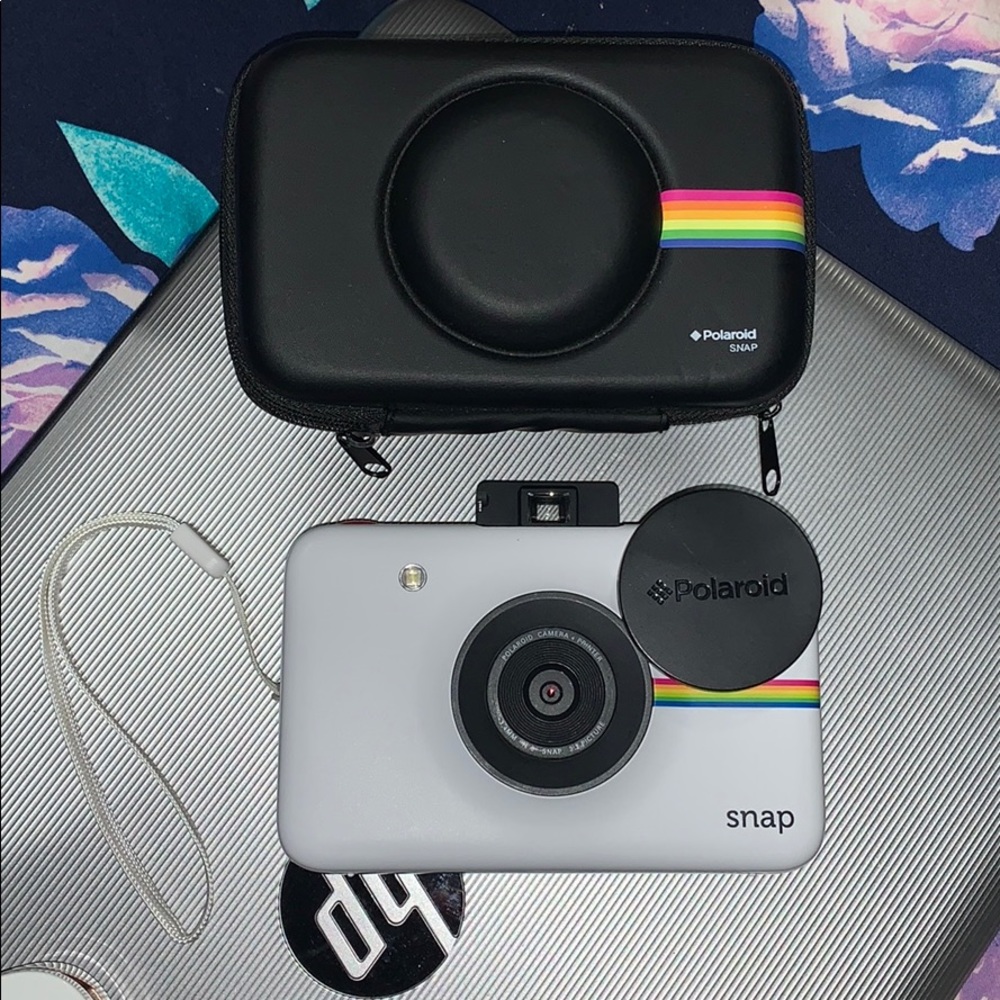 White Polaroid Snap Camera + Case Super Condition